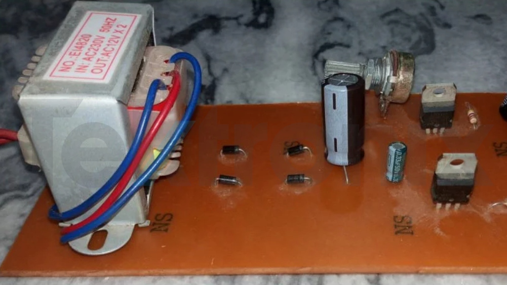 ساخت منبع تغذیه متغیر