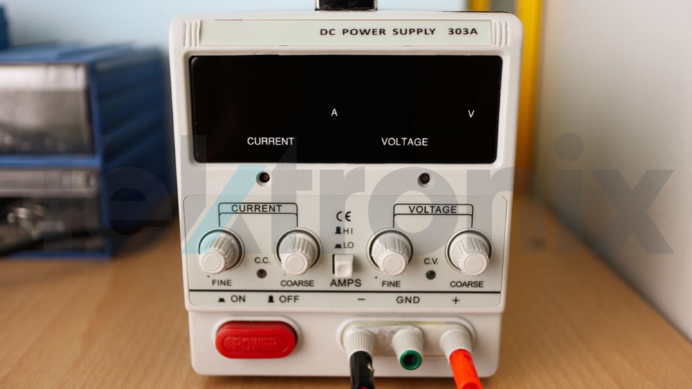 منبع تغذیه متغیر