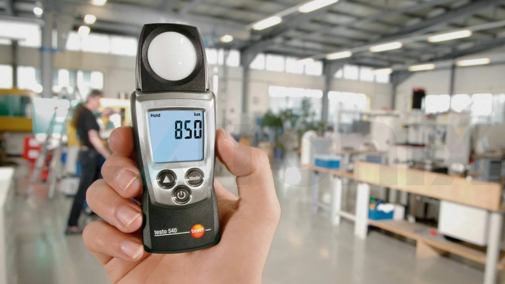 لوکس متر چیست؟