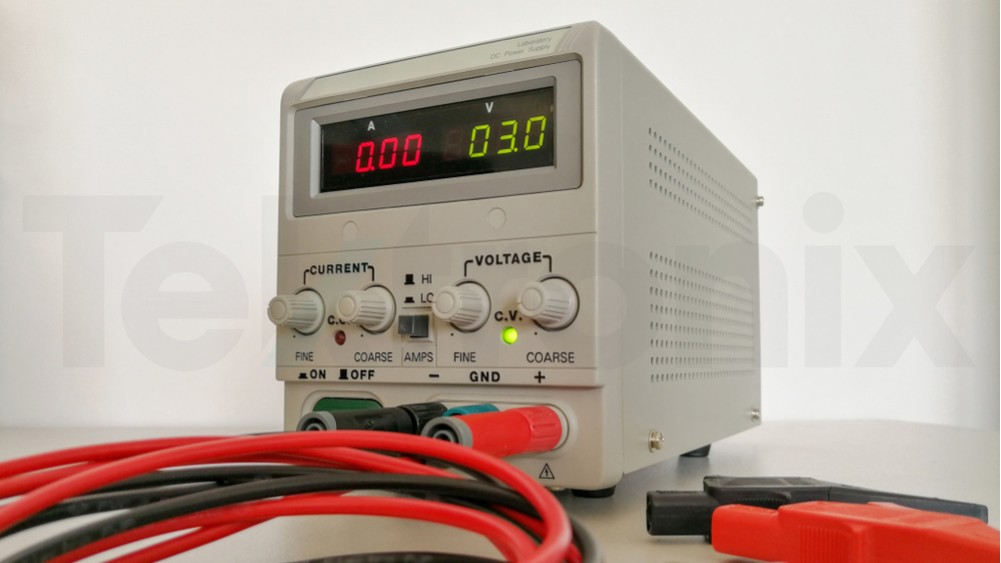 منبع تغذیه چیست